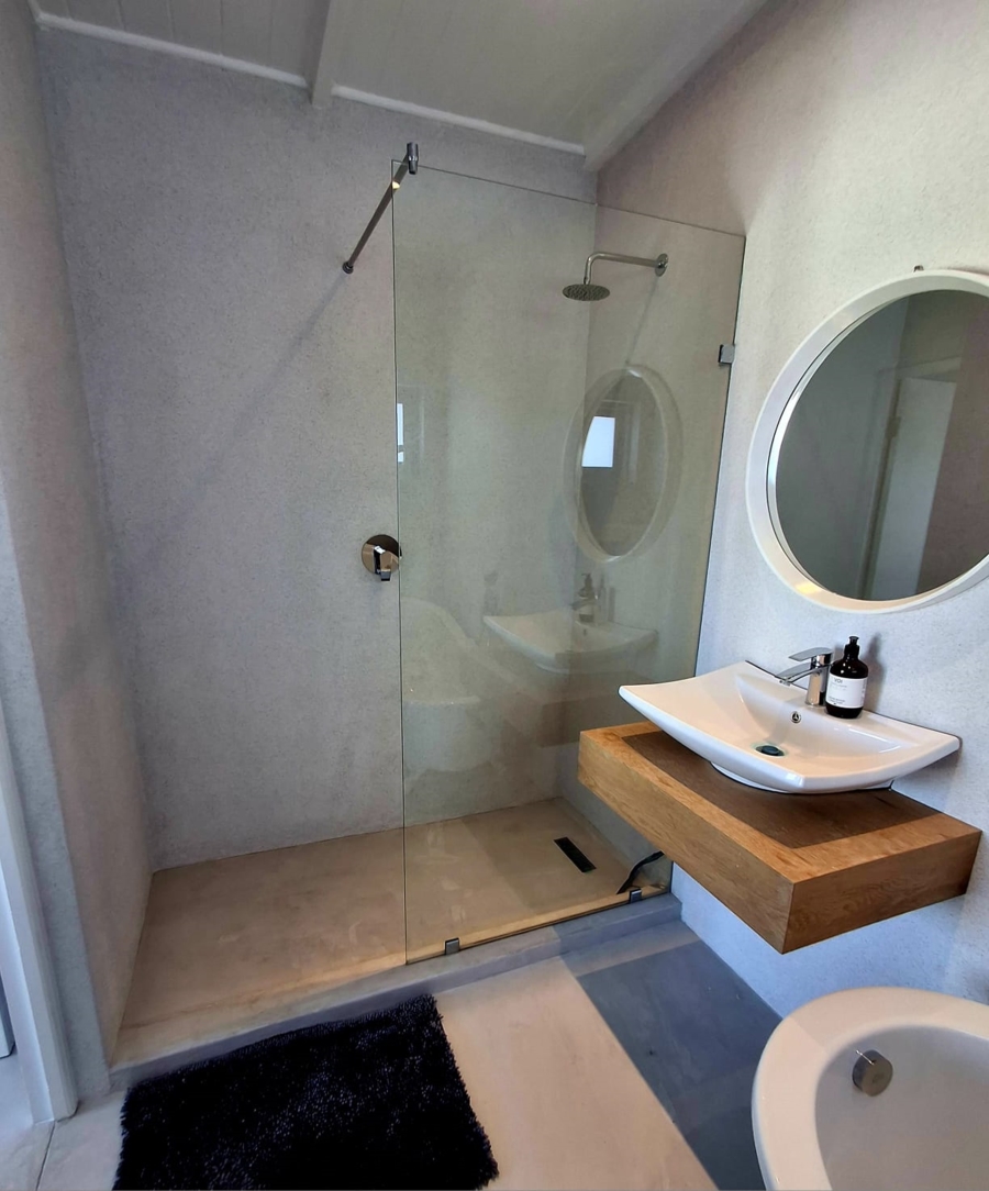 4 Bedroom Property for Sale in Struisbaai Western Cape